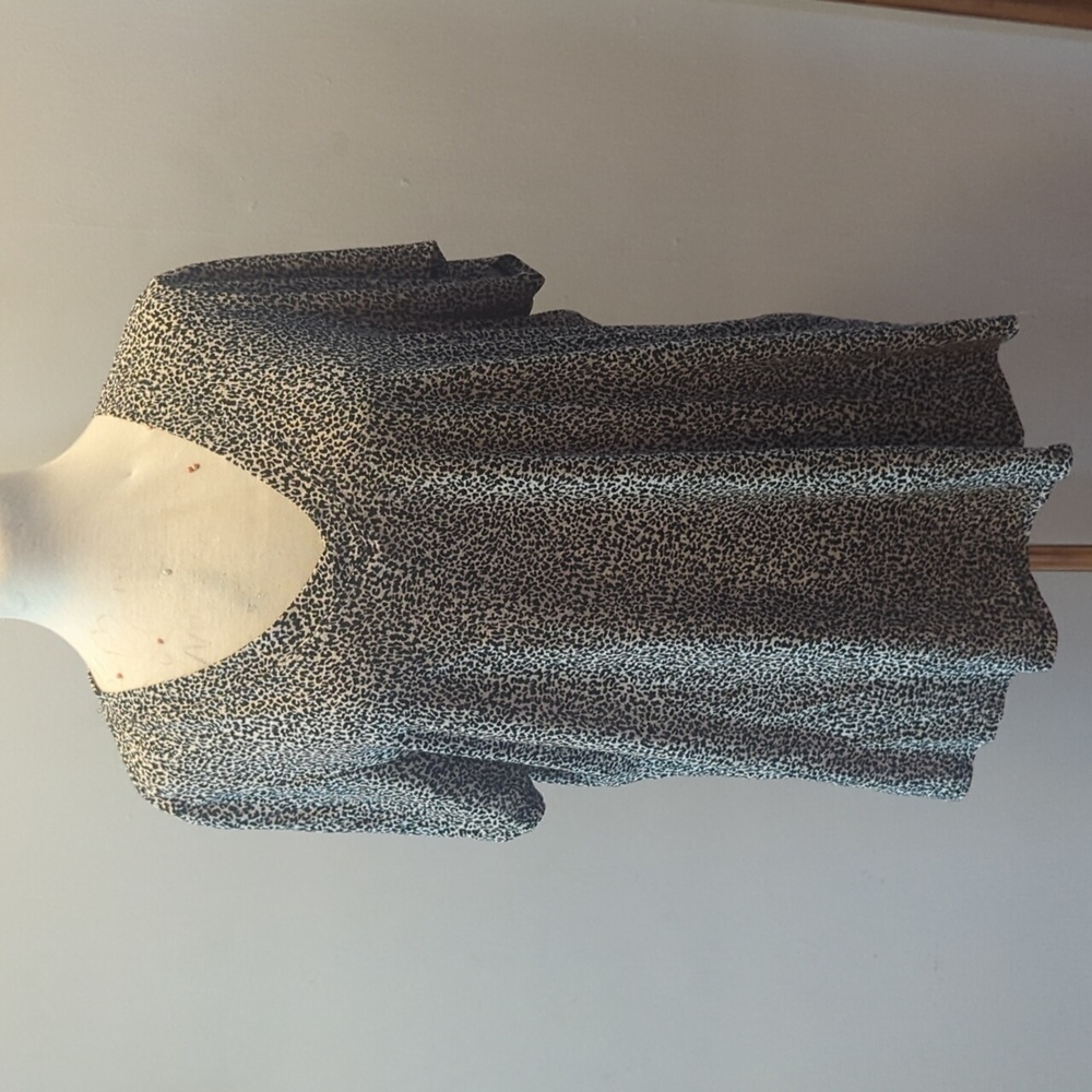 Athleta V Neck T